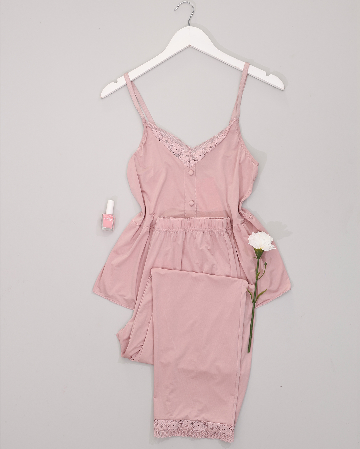 بيجامة بنطلون