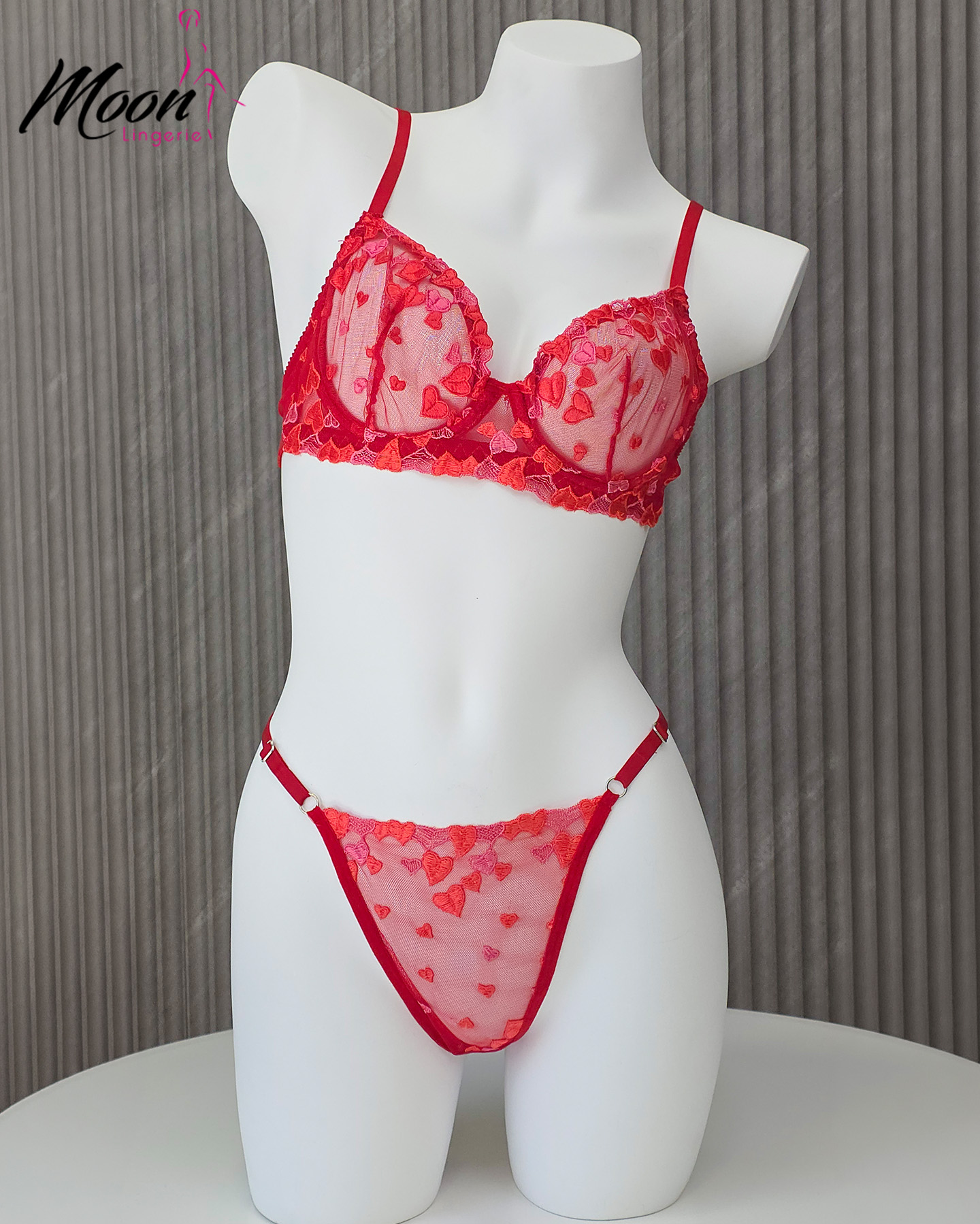 طقم داخلي دانتيل